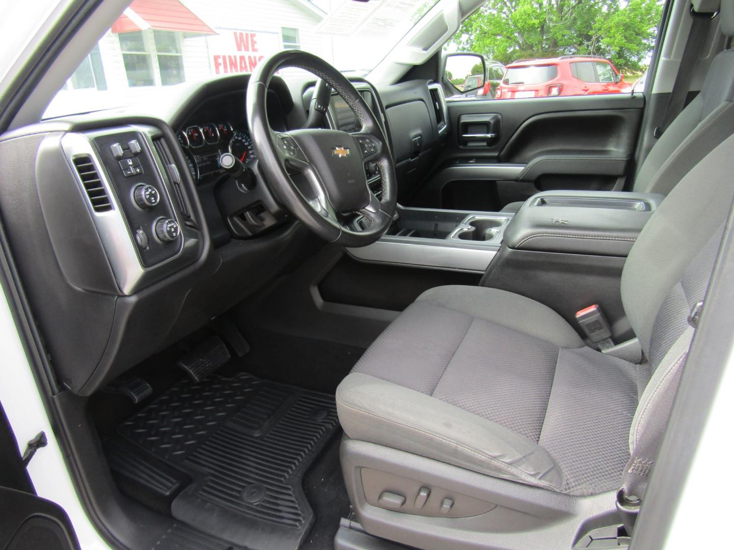 2015 White /Gray Chevrolet Silverado 1500 LT Double Cab 4WD (1GCVKREC9FZ) with an 5.3L V8 OHV 16V engine, Automatic transmission, located at 15016 S Hwy 231, Midland City, AL, 36350, (334) 983-3001, 31.306210, -85.495277 - Photo#3